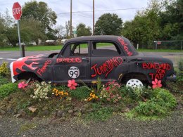 Junkyard Extreme Burgers and Brats near Eugene, Oregon